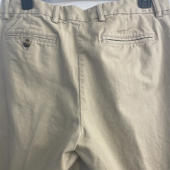 Men’s Old Navy Athletic fit Khakis - Picture 10 of 13